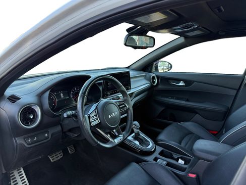 Used 2023 Kia Forte GT-Line w/ GT-Line Premium Package FWD image 9