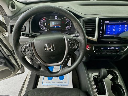 Used 2017 Honda Pilot EX image 11