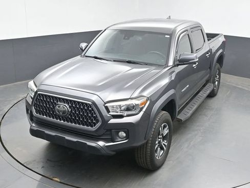 Used 2019 Toyota Tacoma TRD Off-Road AWD/4WD image 15