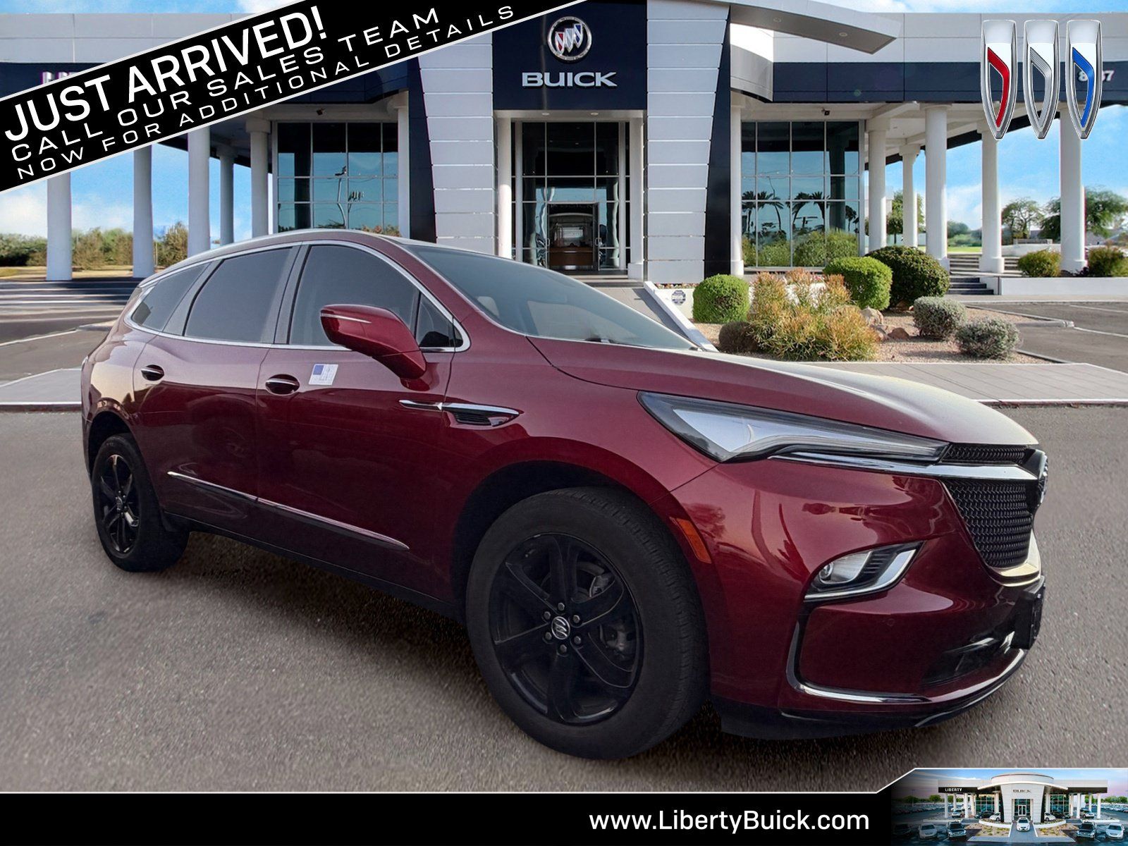 Used 2024 Buick Enclave Essence w/ Sport Touring Edition FWD image 1