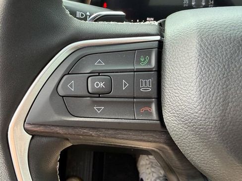 New 2026 Jeep Grand Cherokee Altitude image 17