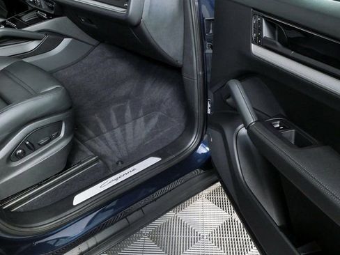 Certified 2024 Porsche Cayenne Coupe AWD/4WD image 26