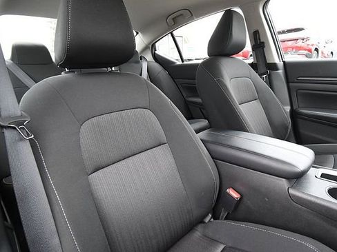 Used 2025 Nissan Altima 2.5 SV FWD image 24