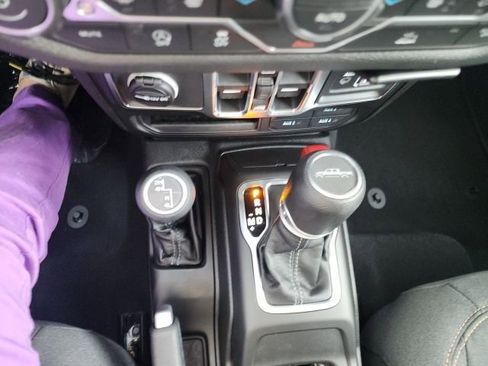 New 2026 Jeep Gladiator Sport AWD/4WD image 8