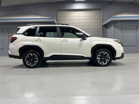 Certified 2025 Subaru Forester AWD/4WD image 10