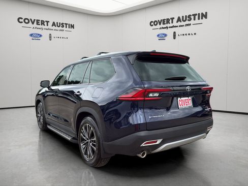 Used 2025 Toyota Grand Highlander AWD Hybrid image 3