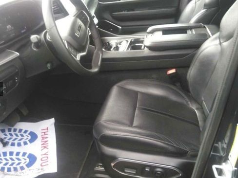 Used 2024 Jeep Wagoneer Series II w/ Flexible Seating Group AWD/4WD image 2