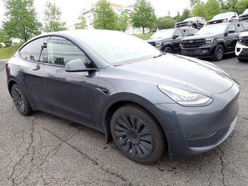 Used 2023 Tesla Model Y Long Range AWD/4WD image 8