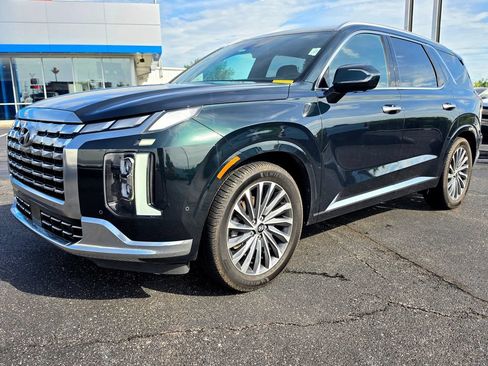 Used 2023 Hyundai Palisade Calligraphy w/ Cargo Package FWD image 2