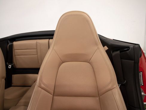 Used 2021 Porsche 911 Carrera S image 4