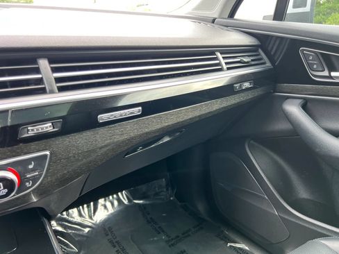 Used 2019 Audi Q7 3.0T Premium Plus AWD/4WD image 38