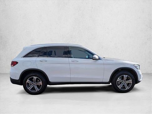 Used 2022 Mercedes-Benz GLC 300 image 4