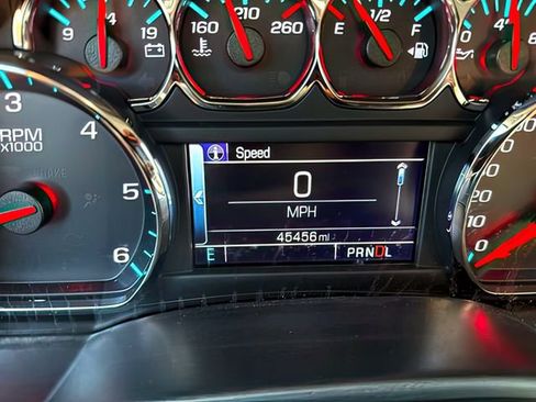 Used 2018 Chevrolet Silverado 1500 LTZ AWD/4WD image 26