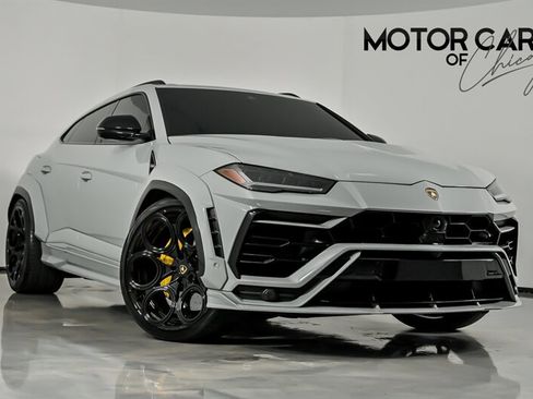 Used 2022 Lamborghini Urus AWD/4WD image 1