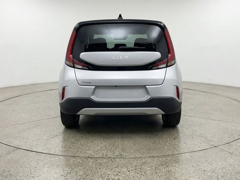 Used 2025 Kia Soul LX w/ LX Technology Package FWD image 6