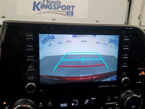 Used 2022 Toyota Highlander XLE image 37