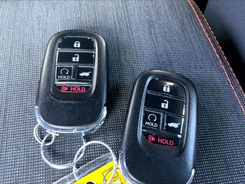 Used 2025 Honda Pilot Sport image 14