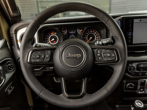 Used 2026 Jeep Wrangler Sport AWD/4WD image 26