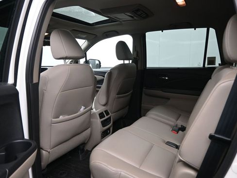 Used 2016 Honda Pilot Touring image 27