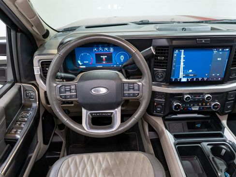 Used 2025 Ford F250 Platinum w/ Platinum Plus Package image 13