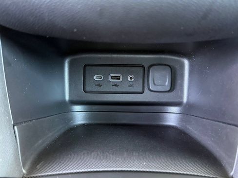 Used 2024 Chevrolet Equinox LT FWD image 30