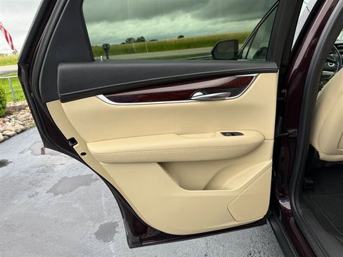 Used 2018 Cadillac XT5 Luxury AWD/4WD image 30