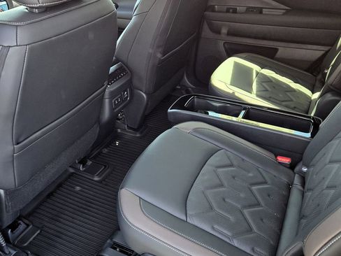 New 2026 Nissan Pathfinder Platinum image 10