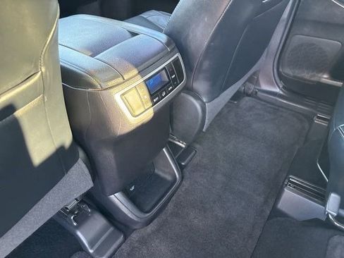 Used 2018 Toyota Highlander XLE image 33