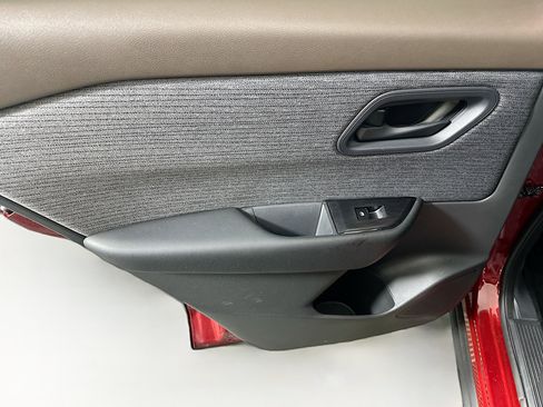 Used 2023 Nissan Rogue S image 24