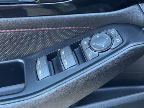 Used 2023 Chevrolet Traverse RS image 12