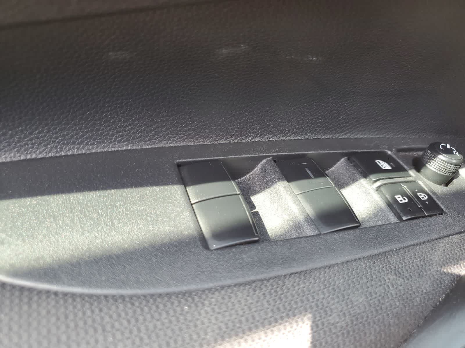 Used 2025 Toyota Corolla LE FWD image 24