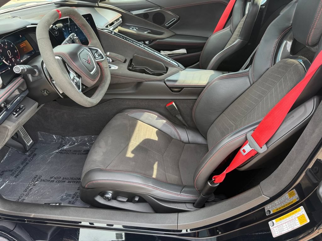 Used 2024 Chevrolet Corvette Stingray Premium Conv w/ Z51 Performance Package RWD image 10