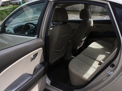 Used 2010 Hyundai Elantra GLS FWD image 14
