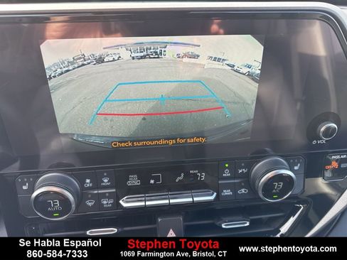 Certified 2023 Toyota Highlander XLE image 24