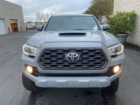 Used 2020 Toyota Tacoma TRD Sport image 2