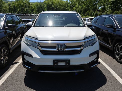Used 2019 Honda Pilot Elite image 2
