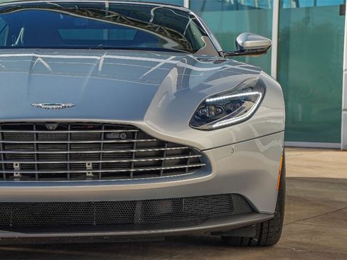 Used 2020 Aston Martin DB11 Volante image 15