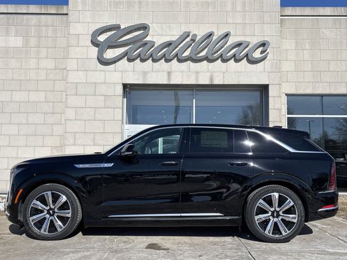 New 2025 Cadillac Escalade IQ Luxury 2 w/ LPO, Premium Carpet Package image 10