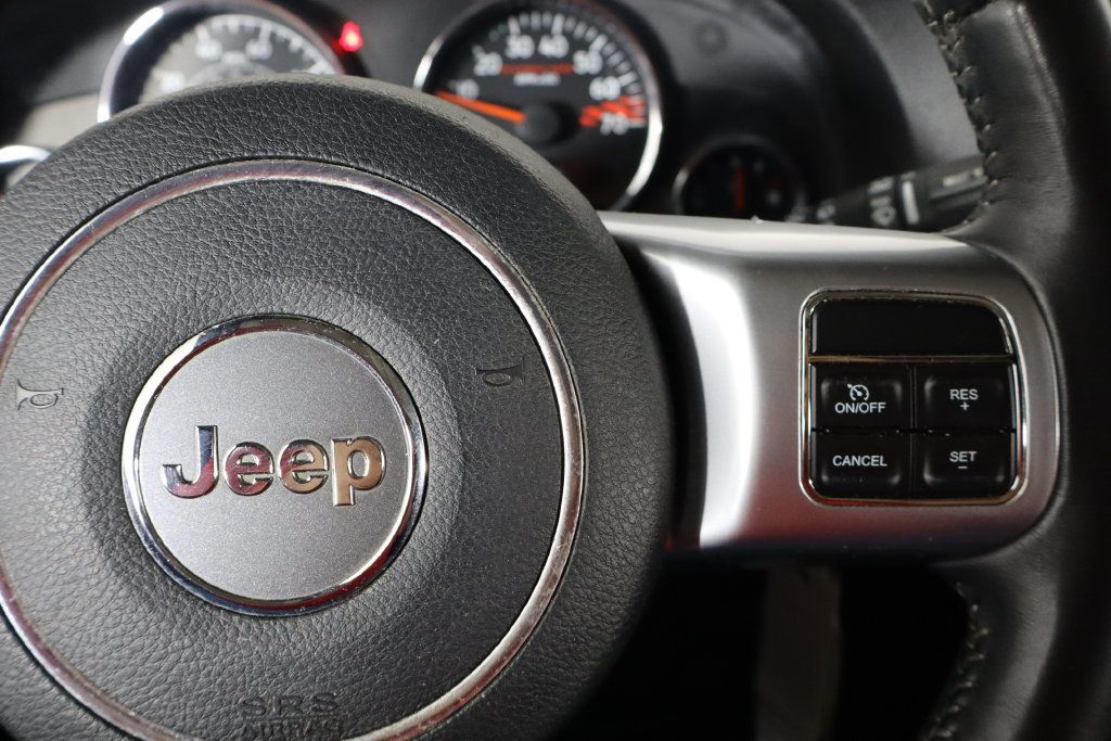 Used 2016 Jeep Wrangler Unlimited Rubicon AWD/4WD image 16
