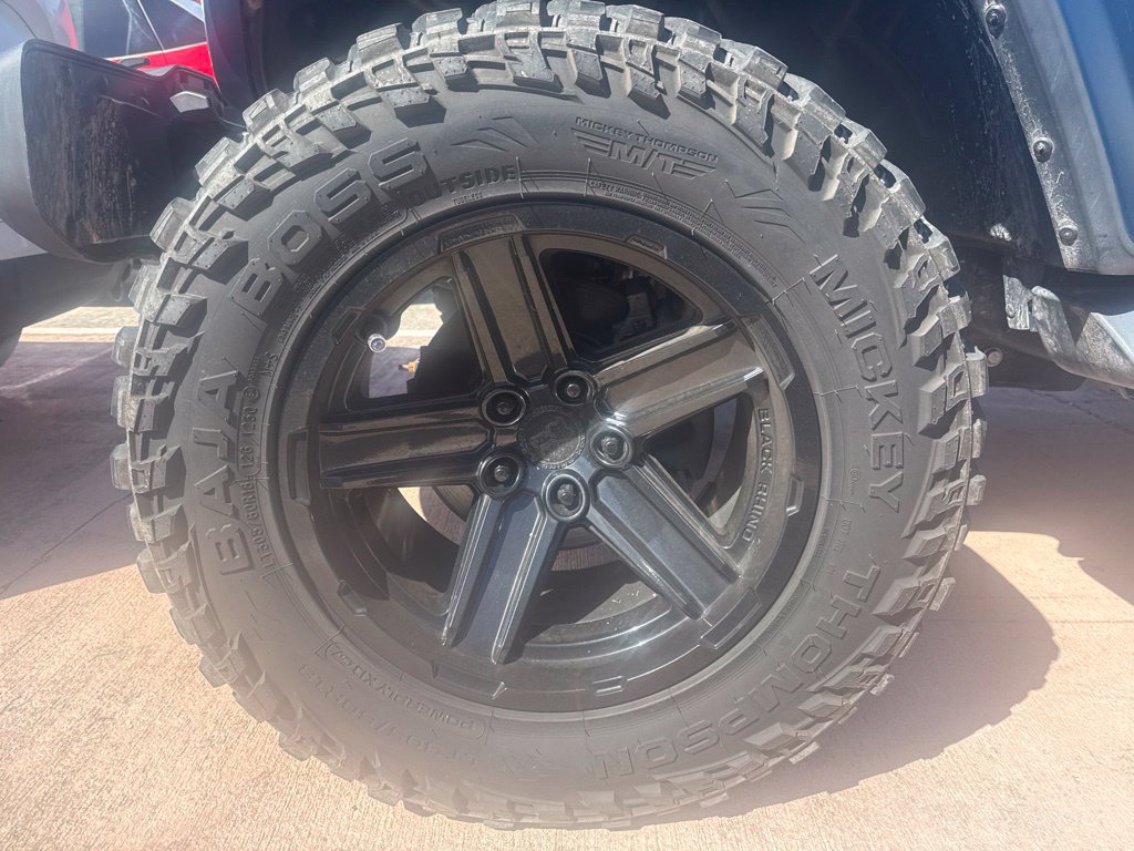 Used 2018 Jeep Wrangler Unlimited Sahara AWD/4WD image 14