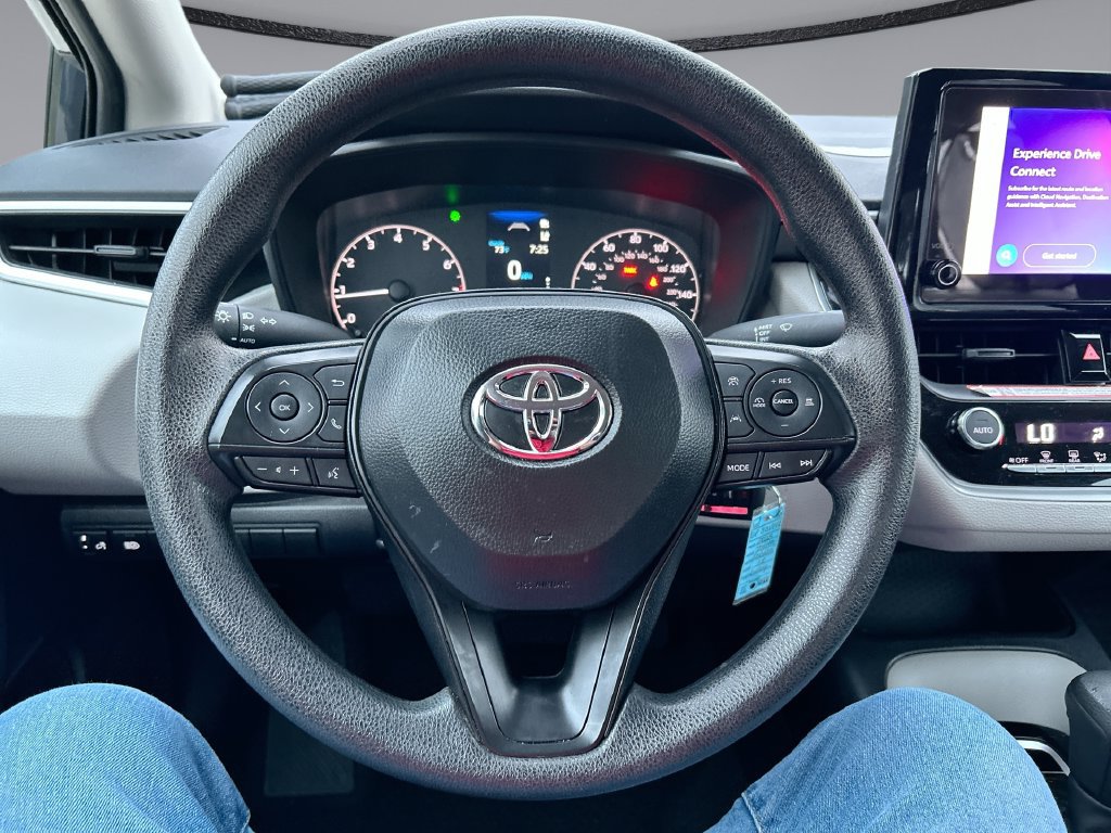 Used 2025 Toyota Corolla LE FWD image 14