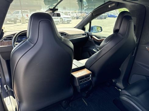 Used 2017 Tesla Model X 90D AWD/4WD image 18