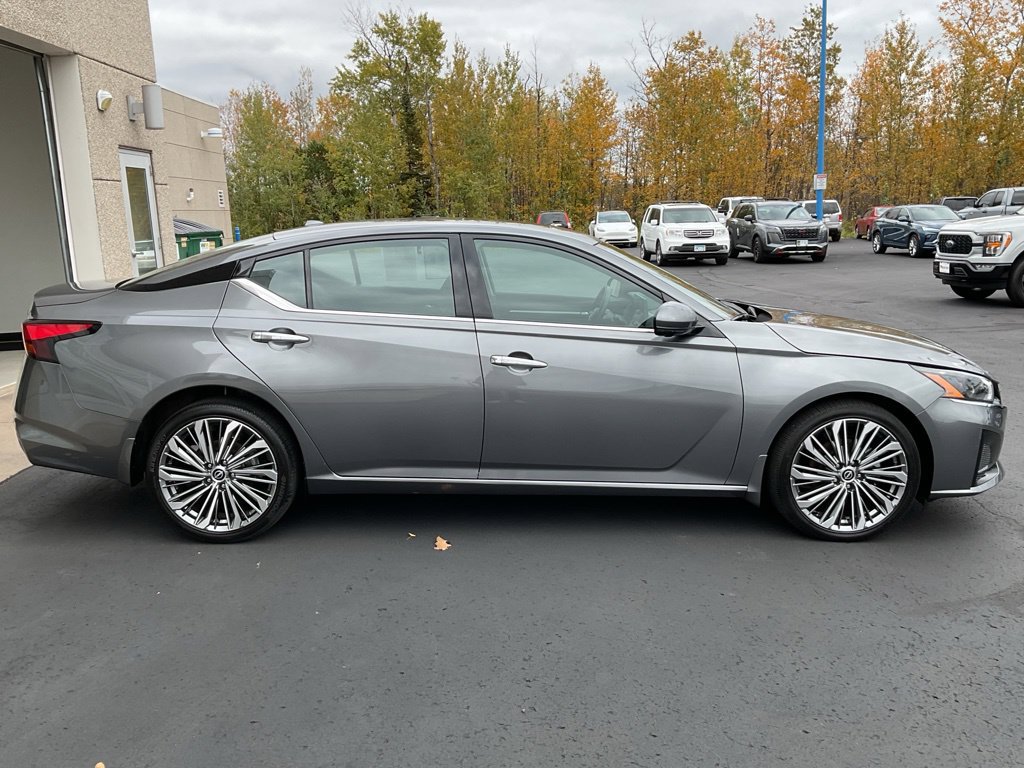 Used 2024 Nissan Altima 2.5 SL AWD/4WD image 4