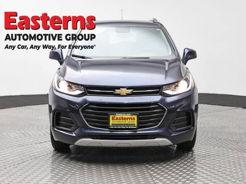 Used 2019 Chevrolet Trax LT FWD image 2