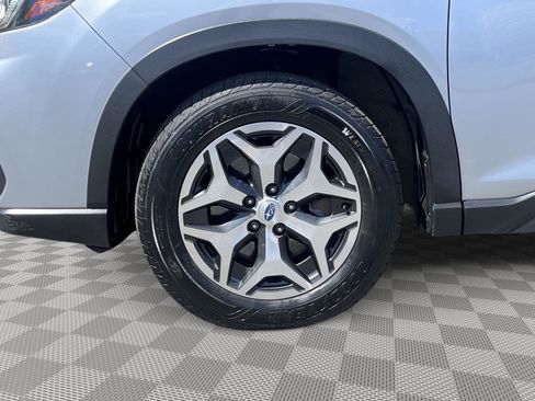 Used 2019 Subaru Forester Premium AWD/4WD image 9
