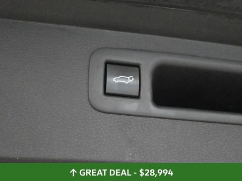 Used 2023 Toyota Highlander XLE image 22