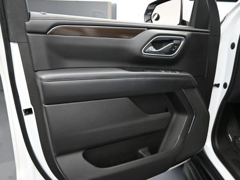 Used 2021 GMC Yukon SLE w/ Gmc Pro Safety Plus Package image 16