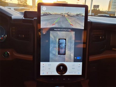 Used 2023 Ford Expedition Max Platinum image 19