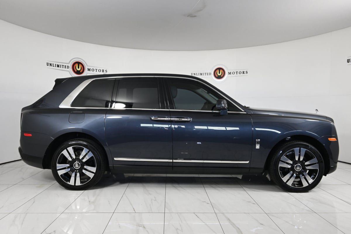 Used 2019 Rolls-Royce Cullinan AWD/4WD image 2