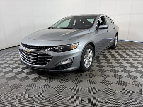Used 2024 Chevrolet Malibu LT FWD image 2